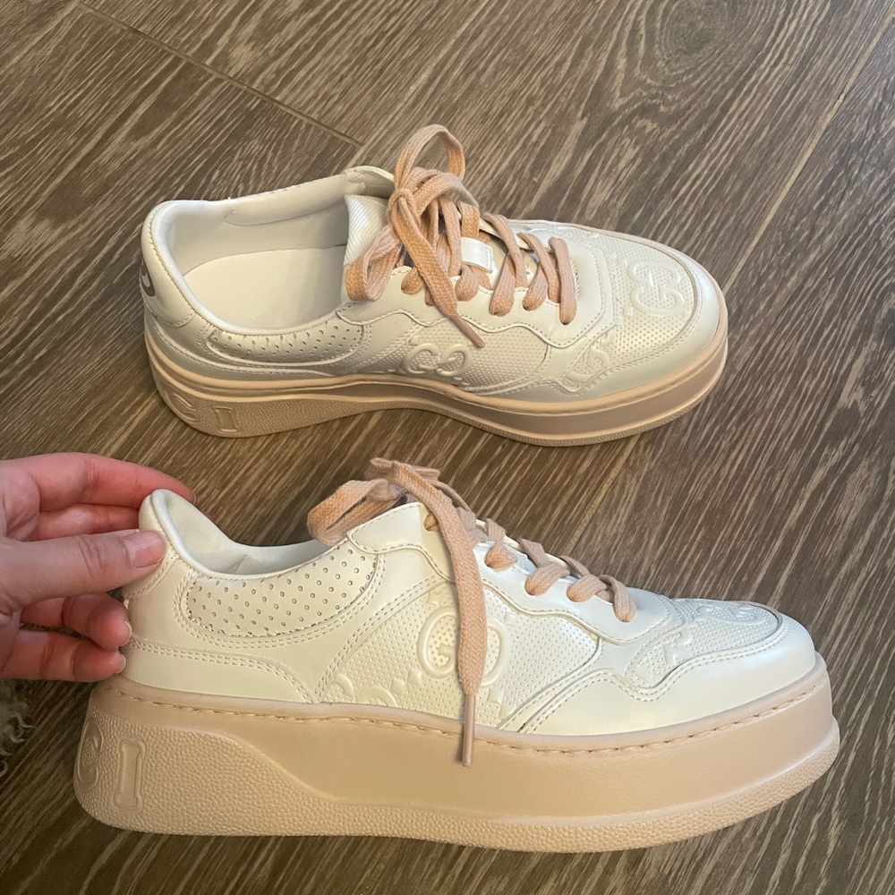 Authentic Gucci Leather Sneaker 36.5